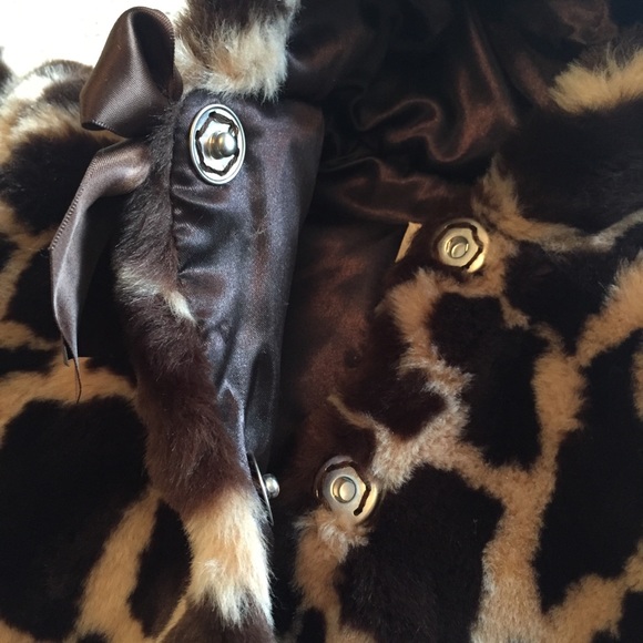 *New w/Tags* from Oprah’s Gift List Giraffe Jacket - Picture 4 of 6
